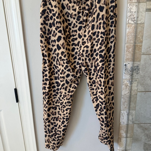 Leopard Print pants - Picture 3 of 4